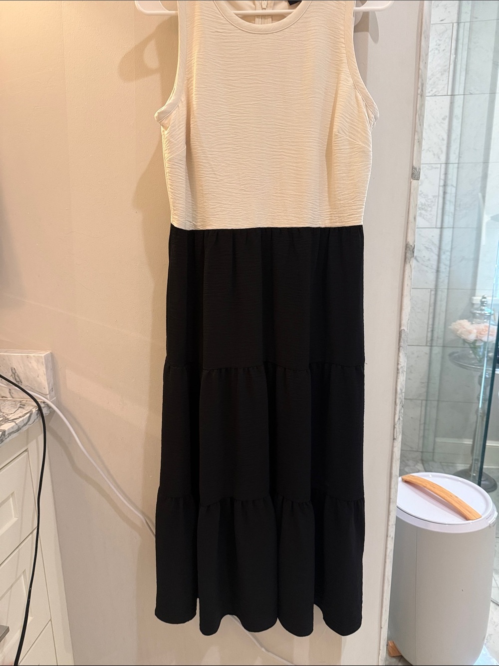 DKNY Black and Cream Sleeveless Tiered Maxi Dress